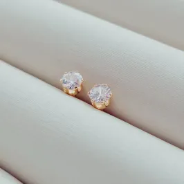 Brinco Ponto de Luz Redondo 5mm com garra 6 pontas