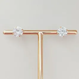 Brinco Ponto de Luz Redondo 8mm com garra 4 pontas (caixa baixa)