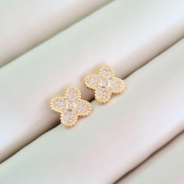 Brinco Trevo Cravejado Luxo