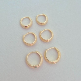 Brinco Argola Click (M) Texturizada - Tamanho M