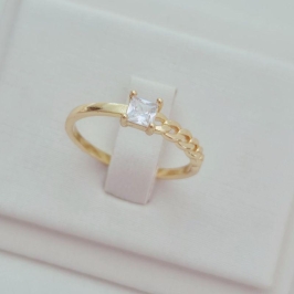Anel com Zircônia Quadrada Cristal e Detalhe Corrente