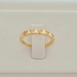 Anel Detalhe Triângulo Microcravejado