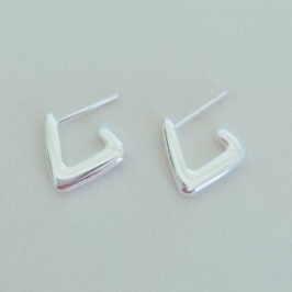 Brinco Triângulo Médio - Banho Prata