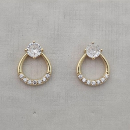 Brinco Oval Vazado com Ponto Luz e Microcravejado