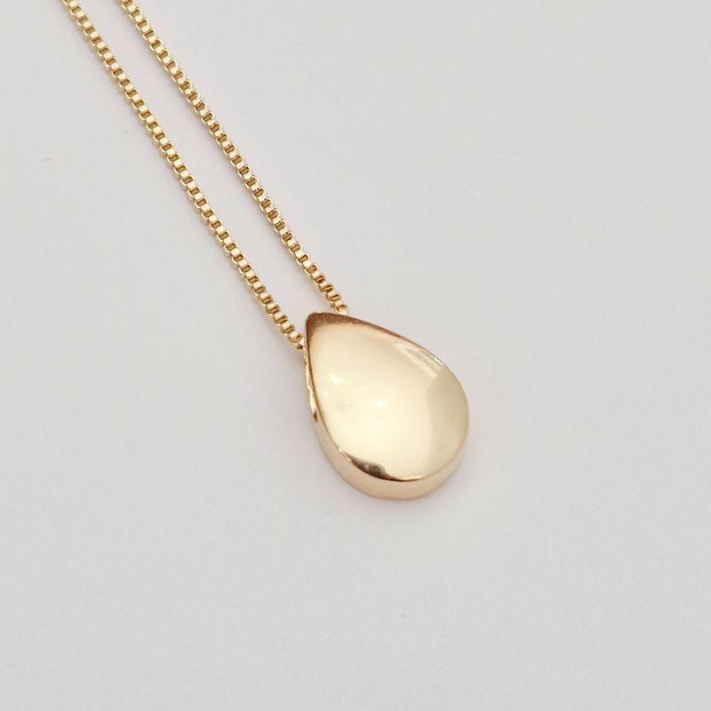 Colar com Pingente de Gota Lisa