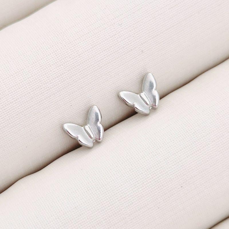 Brinco Mini Borboleta em Aço Inox