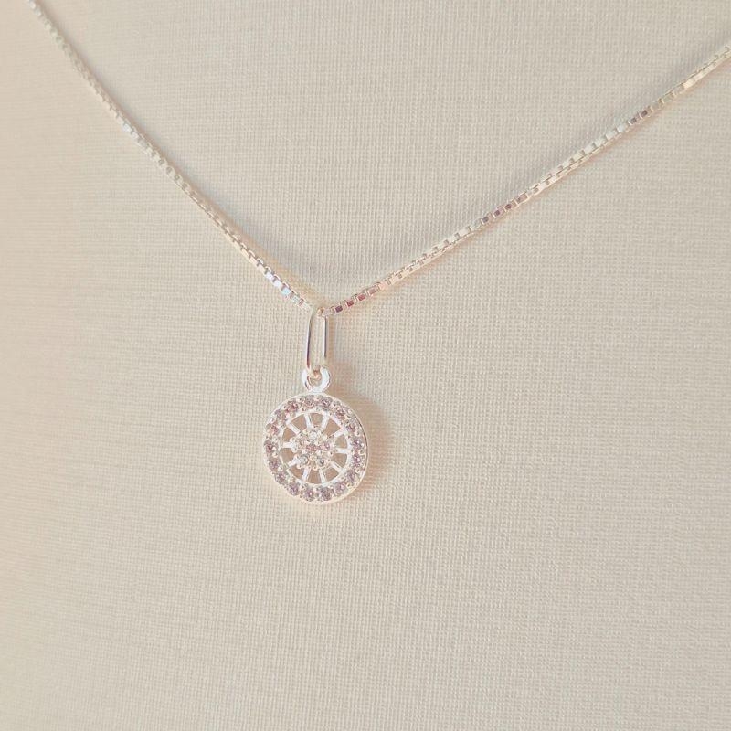 Gargantilha com Pingente Redondo Cristal