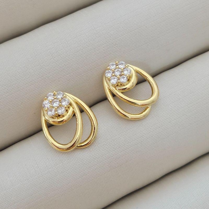 Brinco Oval com Flor Cravejada