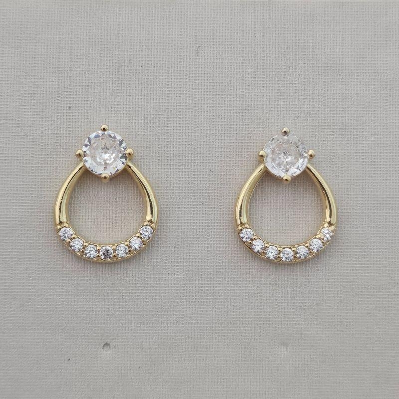 Brinco Oval Vazado com Ponto Luz e Microcravejado