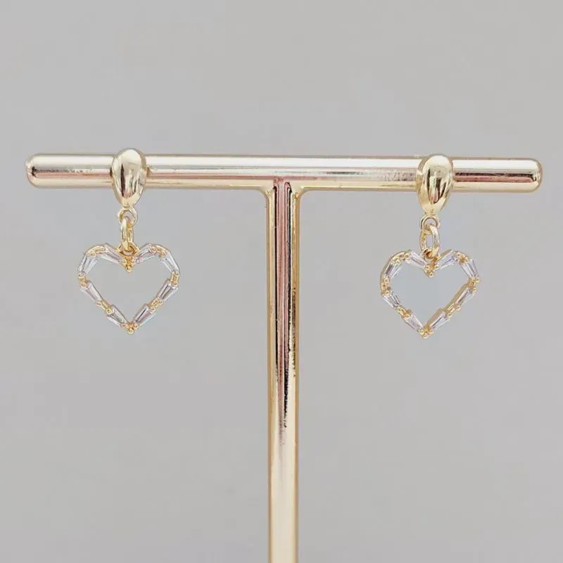 Brinco Coração Vazado Pendente Zircônia Cristal Brinco Coração Vazado Pendente Zircônia Cristal