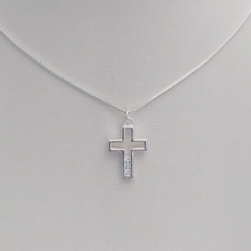 Colar Veneziana com Pingente Cruz Vazada / 3 Zircônias