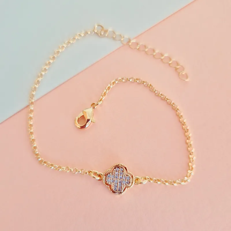 Pulseira Elo Português com Trevo Central Microcravejado