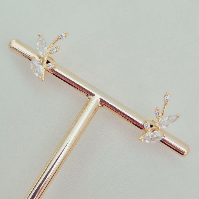 Brinco Ear Cuff Folha Navete de Zircônia