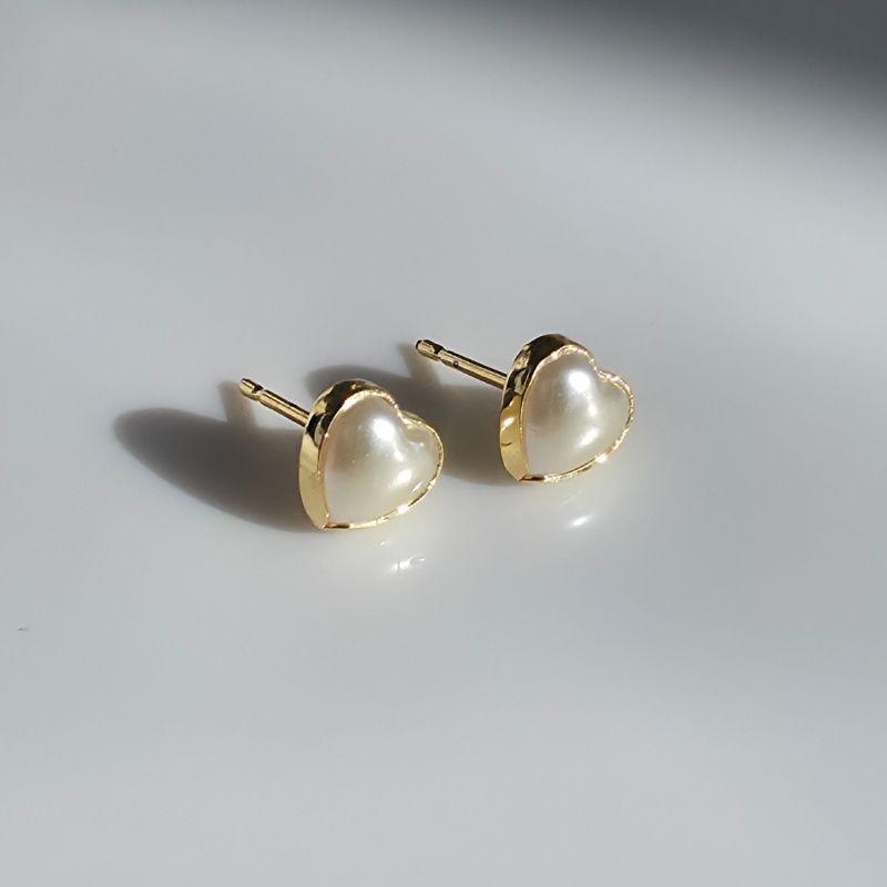 Brinco Pérola Coração com Base (M)