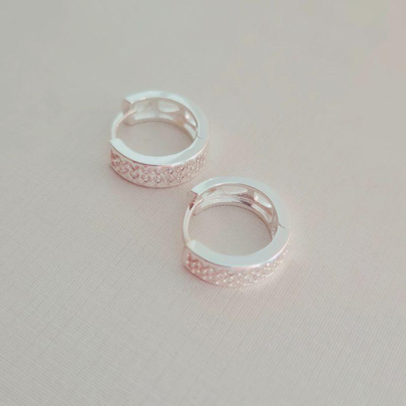 Brinco Argola Click (P) Redondo com Microzircônias (P) - Prata Banhada