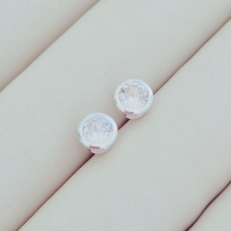 Brinco Ponto de Luz (M) Cristal Cravação Inglesa - Banho Prata