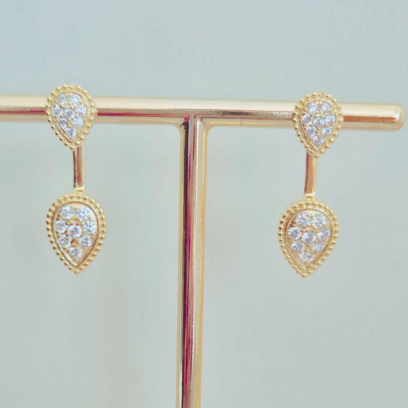 Brinco Cravejado Gota 